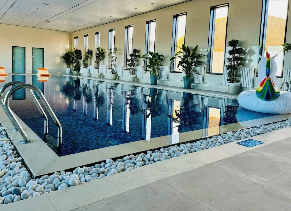 QING Luxury Campground Hotel