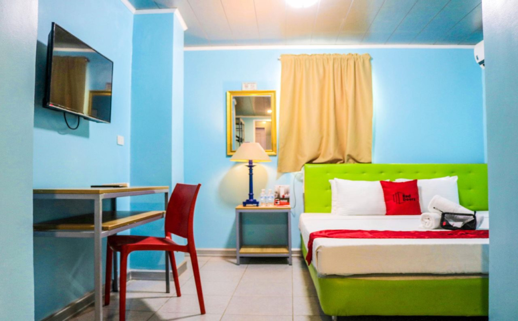 RedDoorz Plus at New Era Budget Hotel Near UCMed and Chong Hua Hospital Mandaue FORMER RedDoorz Plus New Era Budget Hotel Mandaue