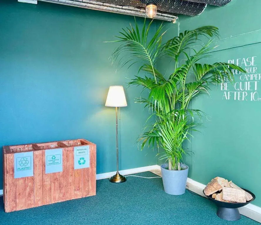 Urban Camper Hostel & Bar