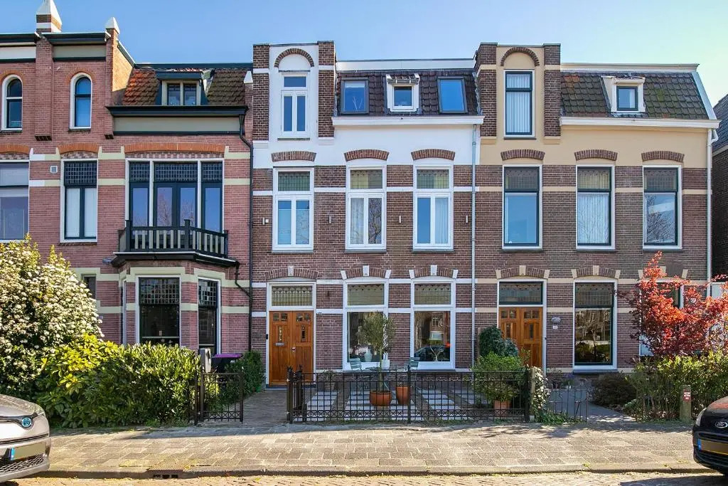 Uniek verblijf in herenhuis, eigen appartement op de tweede etage van ons huis