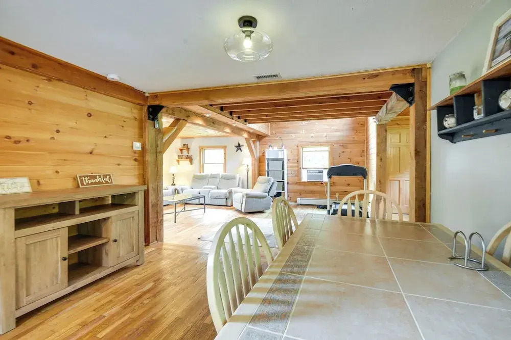 Meredith Home w/ Deck: 6 Mi to Lake Winnipesaukee!