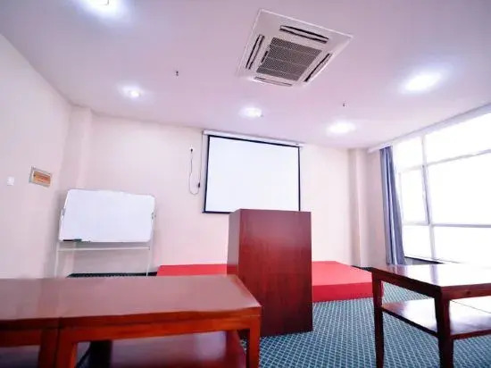 Lejia Hotel (Bazhou Shengfang International Furniture Expo City)