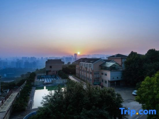 Shanyin Qiuming Hotel