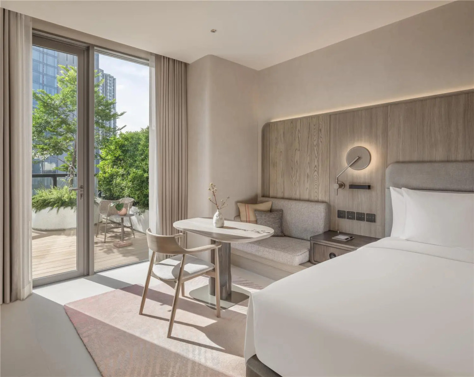 Kromo Bangkok, Curio Collection By Hilton