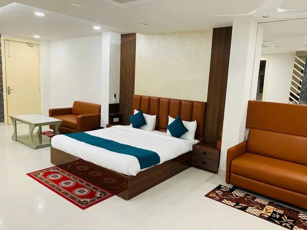 Hotel Uday Raj