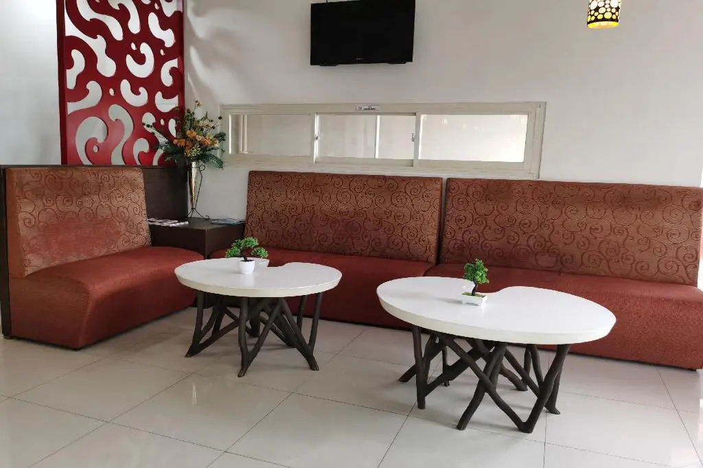 OYO 90075 Feliz Hotel