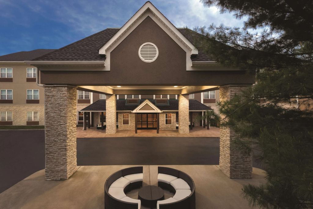 Country Inn & Suites by Radisson, Nashville Airport East, TN
