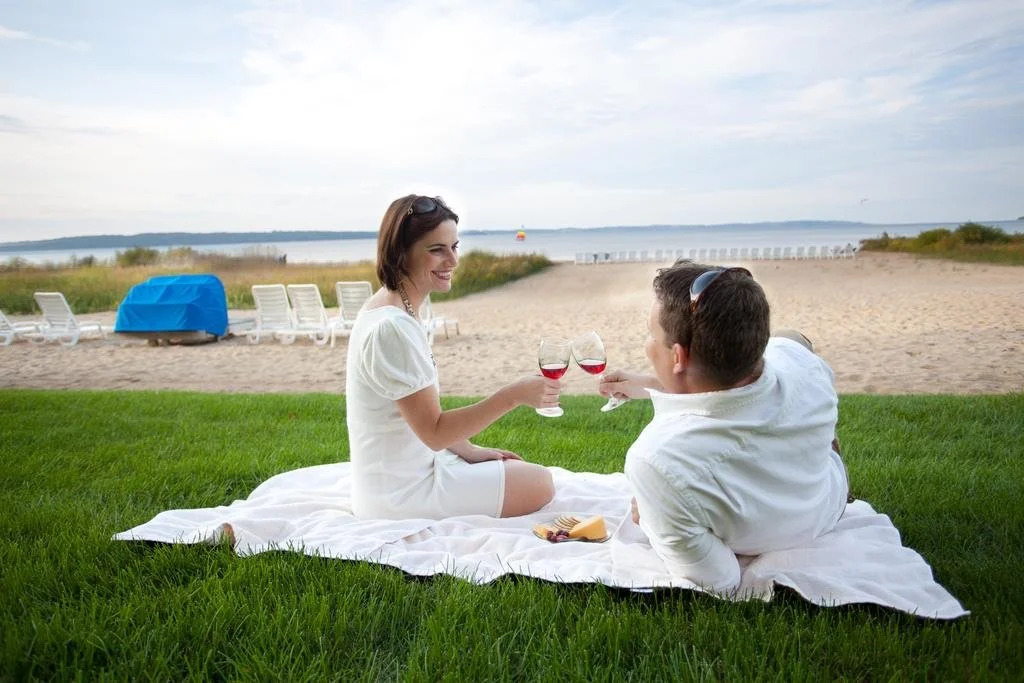 Pointes North Beachfront Hotel - 2 Person Spa Tub Studios