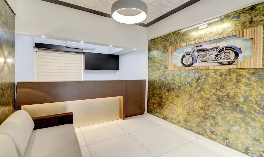 Treebo Petals Suites Marine Drive