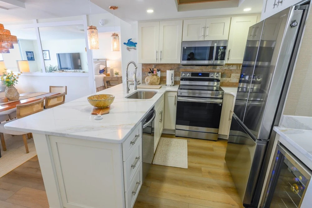 Unit 406 South Hampton Modern Coastal Living With Scenic Views 2 Bedroom Condo