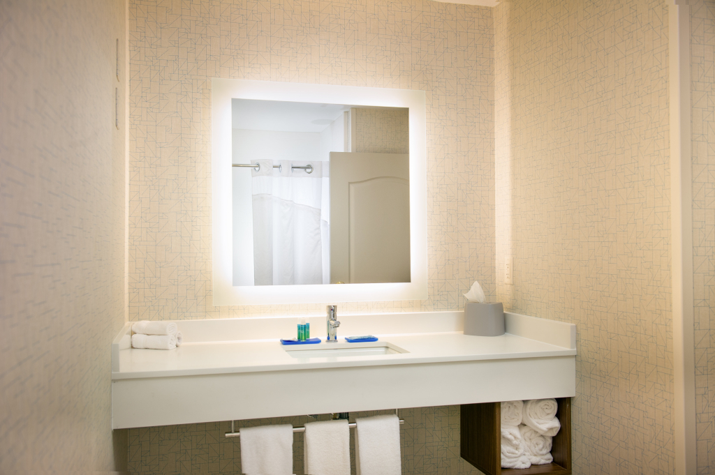 Holiday Inn Express Hotel & Suites Wausau by IHG