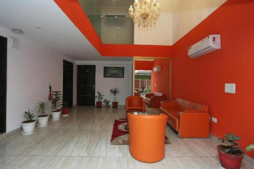 LA Rooms