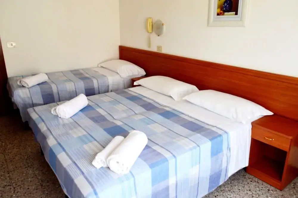 New Hotel Cirene Triple Room Economy With Breakfast