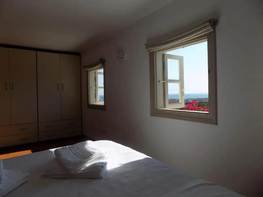 SUNNY HOUSE with amazing view for 4+2 persons