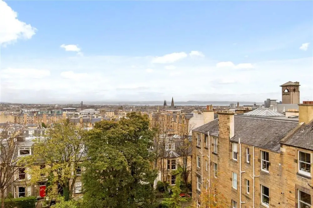 5 Bedroom Flat With Great Views In Bruntsfield