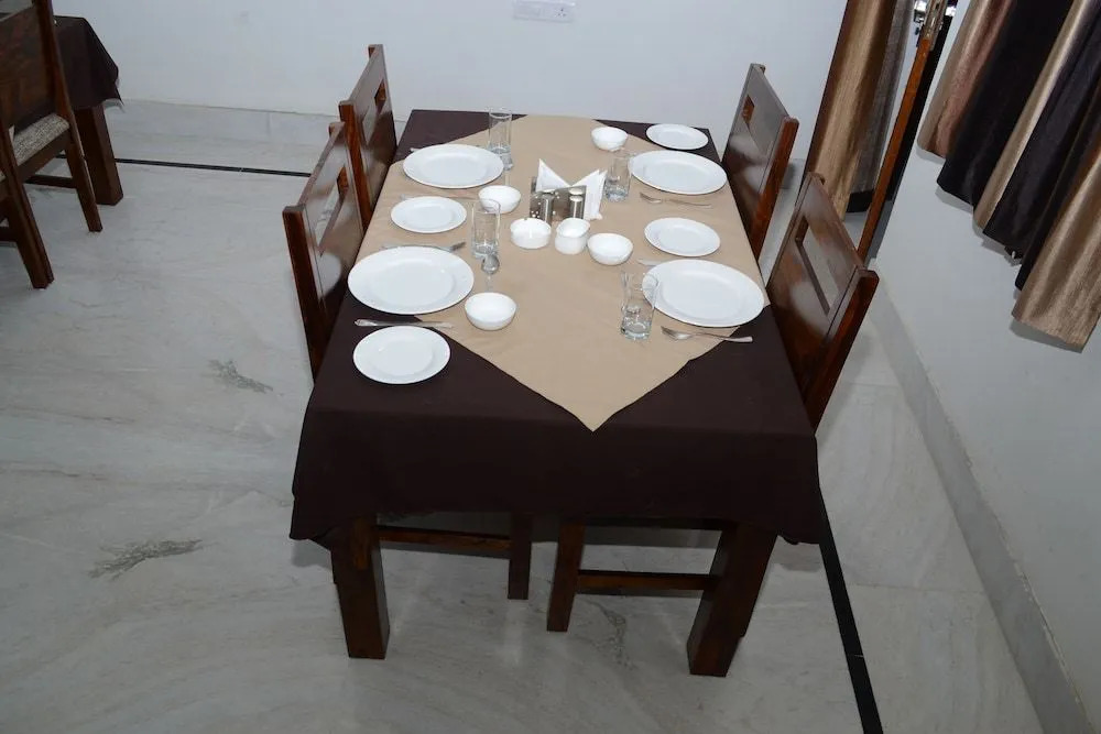 Sartaj Hotel