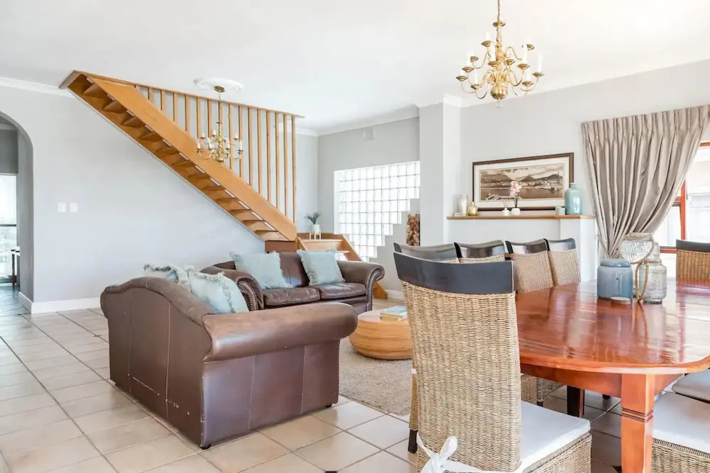 3 Bedroom Hilltop Home with Spectacular Views