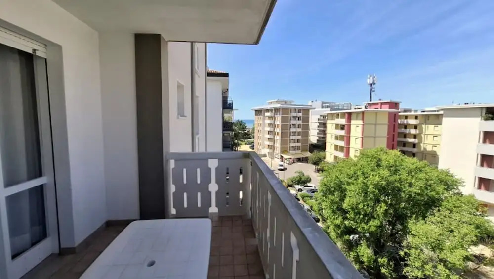 Spacious Family Apartment Near the Beach