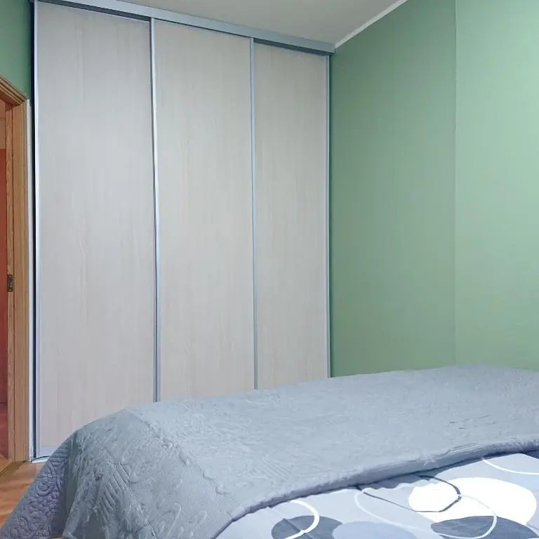 Bright and cozy city center 1 br ap, Free parking!
