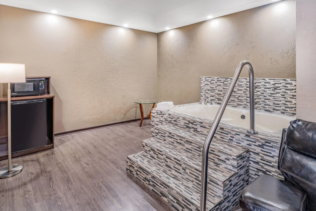 Super 8 by Wyndham Columbia