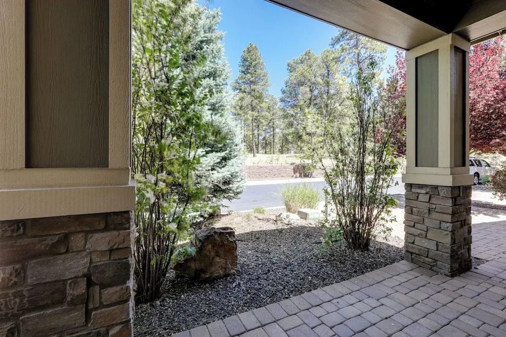 Tasteful Flagstaff Townhome w/ 2 Furnished Decks