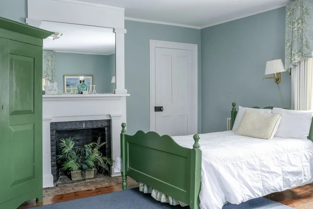 Delamater Inn