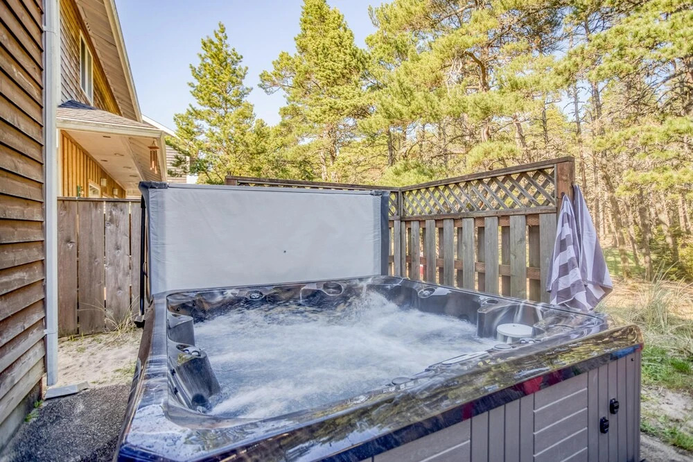 Charming Escape with Hot Tub and Game Amenities - Delightful Family Haven