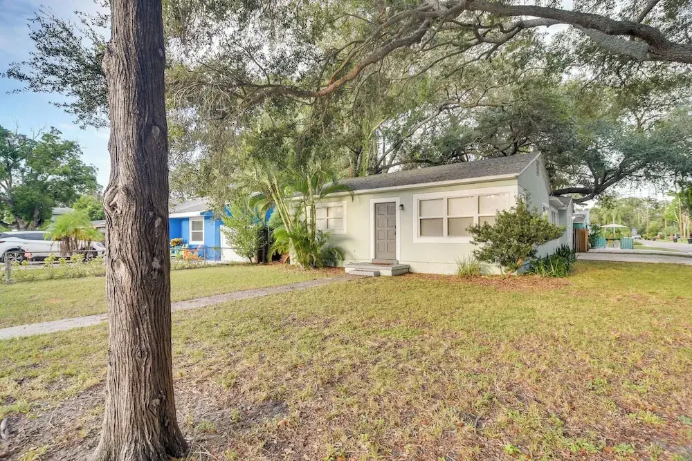 Pet-friendly Gulfport Home: Walkable Location!