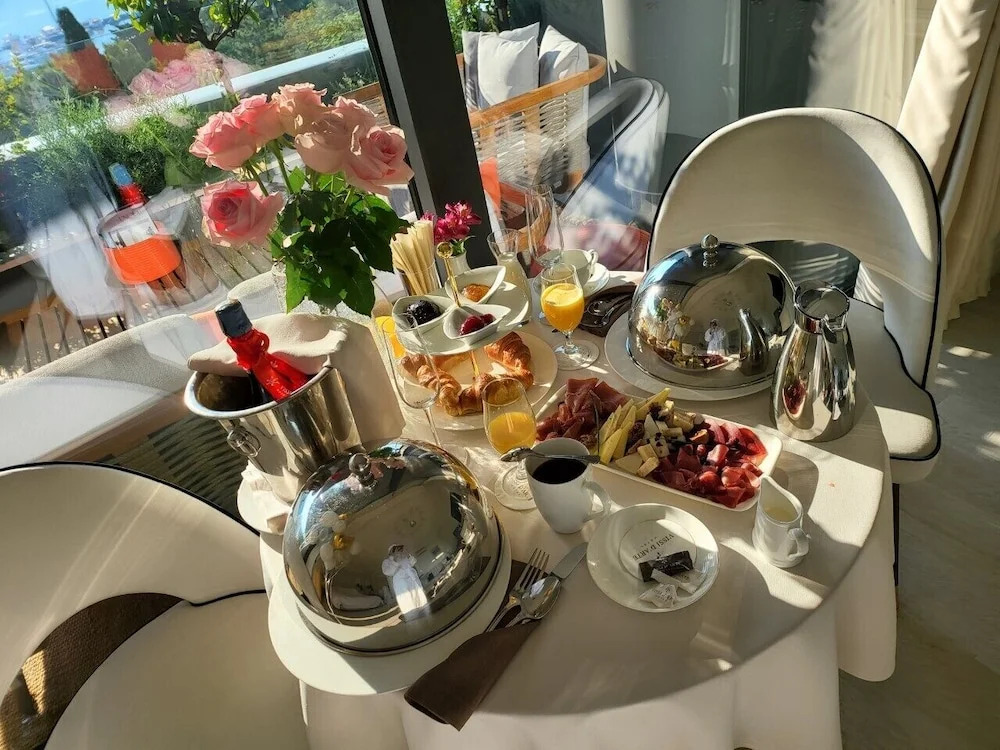 Boutique Hotel Vissi dArte