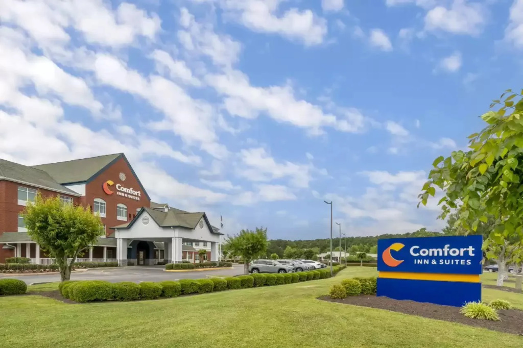 Comfort Inn & Suites Hampton near Coliseum