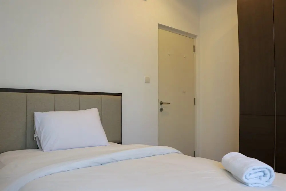Elegant and Spacious 2Br at Apartment Simprug Park Residences