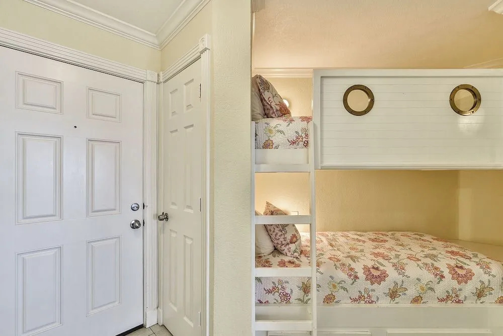 Seascape 2114 - 2 Br Condo