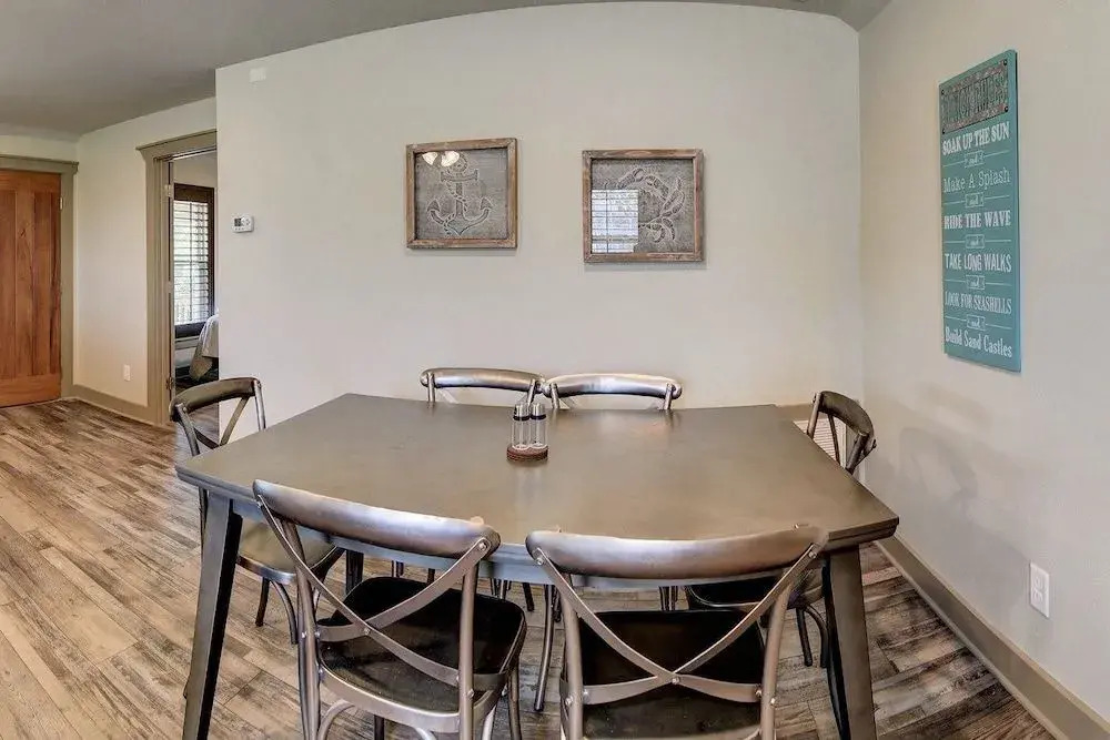 Flat's AB - 5 Br Cottage