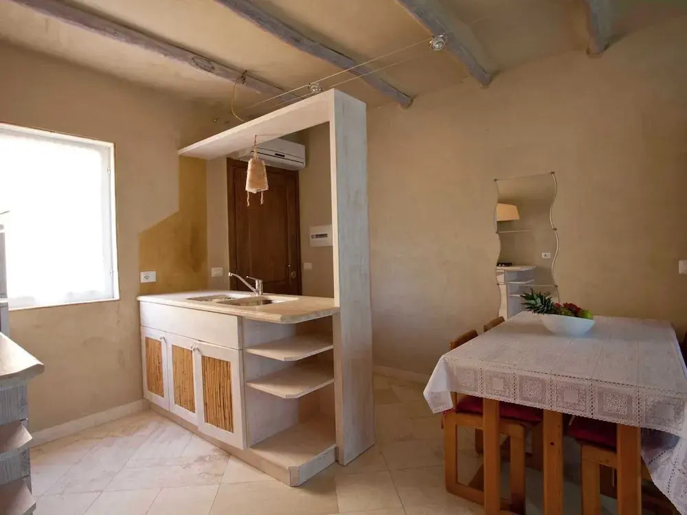 Stylish 1 Bedroom Apartment Near the Sea