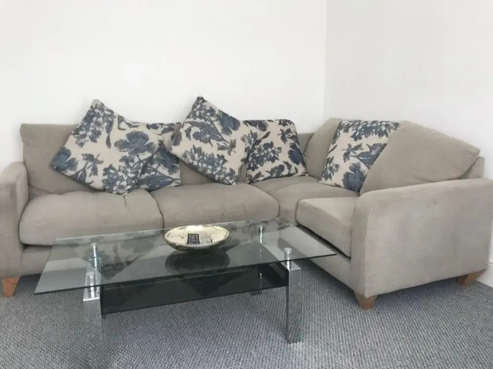 "Eastville Court Rhyl" by Greenstay Serviced Accommodation - A Cosy 2 Bedroom Bungalow with Parking, Dog Friendly, Close To Beaches, Shops & Restaurants - Ideal for Families, Friends, Couples & Business Travellers