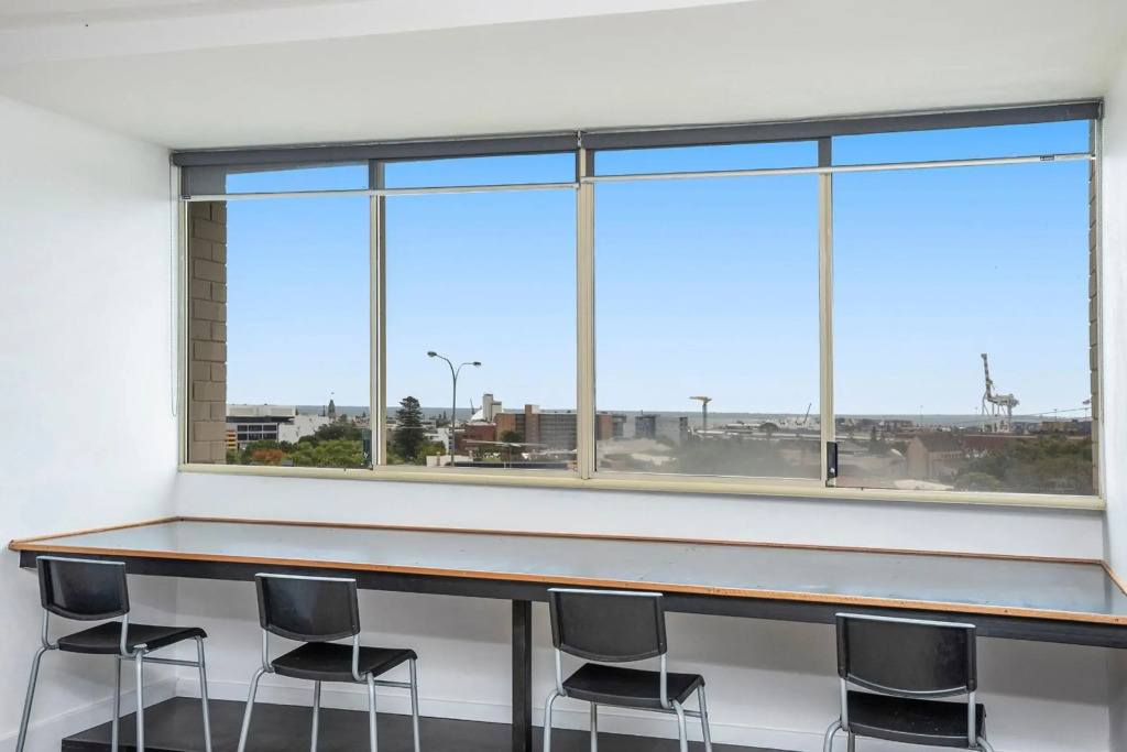 Apartment 201 - Fremantle studio apartment with ocean and harbour views