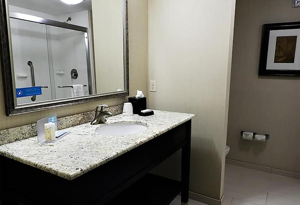 Hampton Inn and Suites Robbinsville
