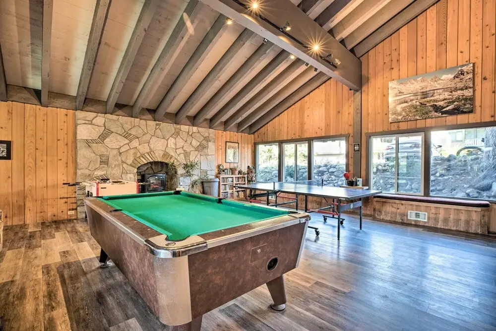 Elegant Mountain-view Condo < 1 Mi to Lifts!