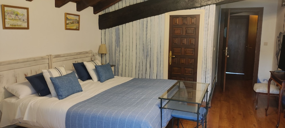 Hostal Mendaurpe