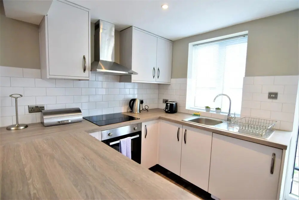 Modern two Bedroom Next TO Brighton Station