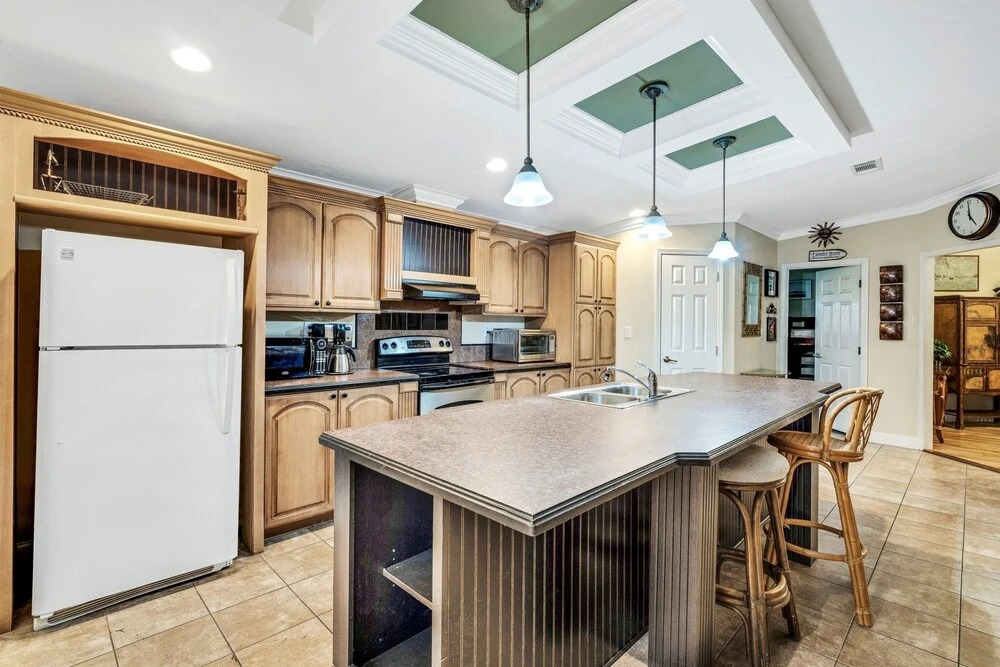 Siesta Key Resort Home Just Steps To The Beach! 6 Bedroom Estate by Redawning