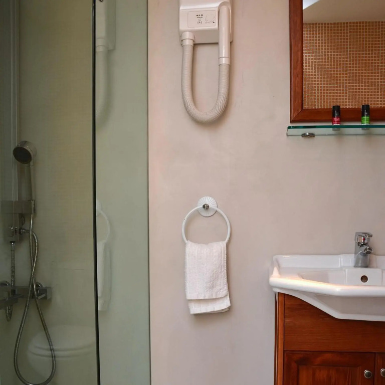 Keros Art Hotel