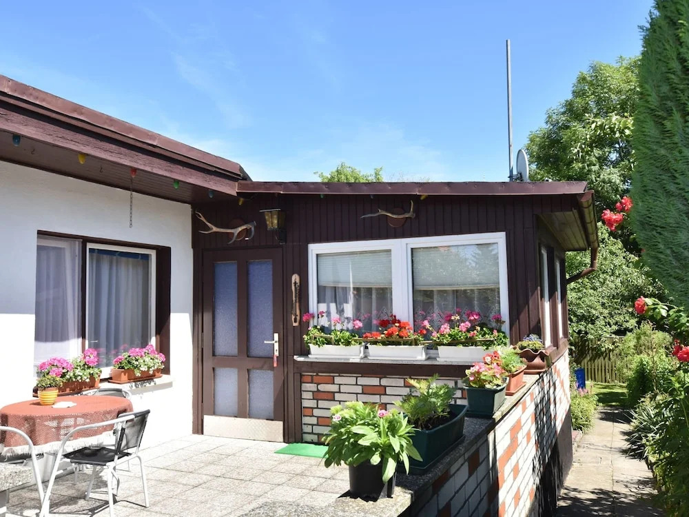 Restful Bungalow in Kühlungsborn near Beach