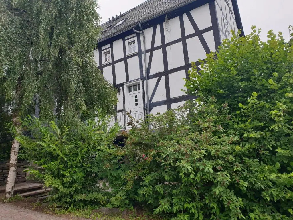 Neu Gemütliche Ferienhaus mit 3 Ferienwohnungen "Max " , " Leonore " und "Beatrice"