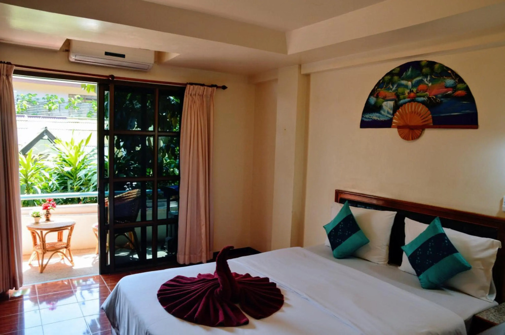 Bonny Hotel 4 Floors No Elevator 8AM-9PM