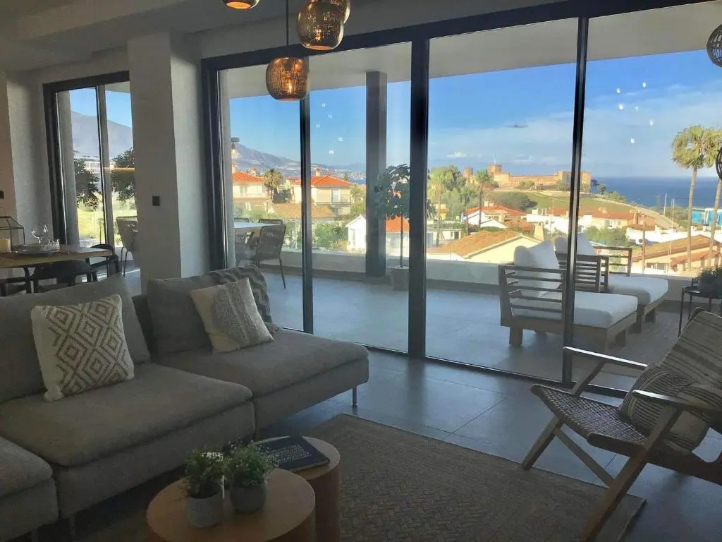 The View Luxury Vacation Apartment 5