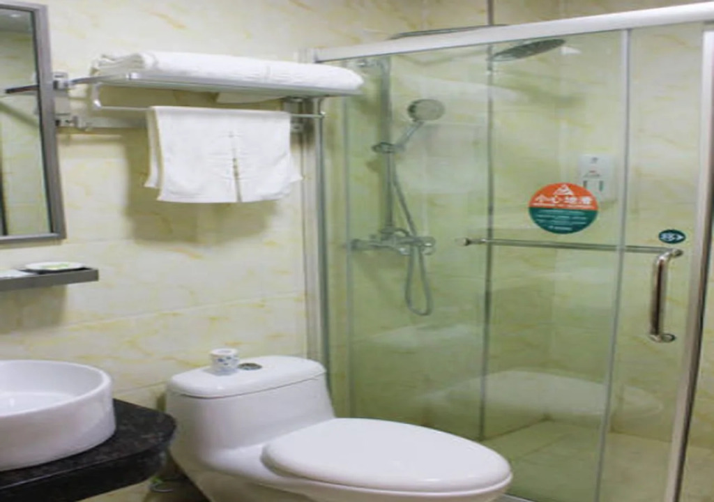 GreenTree Inn Guangxi Liuzhou Railway Station Hongguang Road Express Hotel