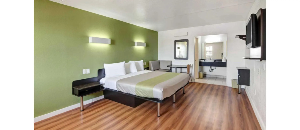 Motel 6-Dallas, TX - Forest Lane