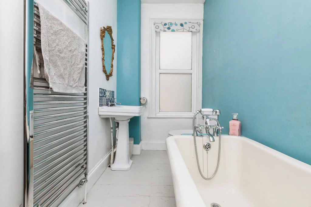 Spacious 6-bed Family Retreat Bristol