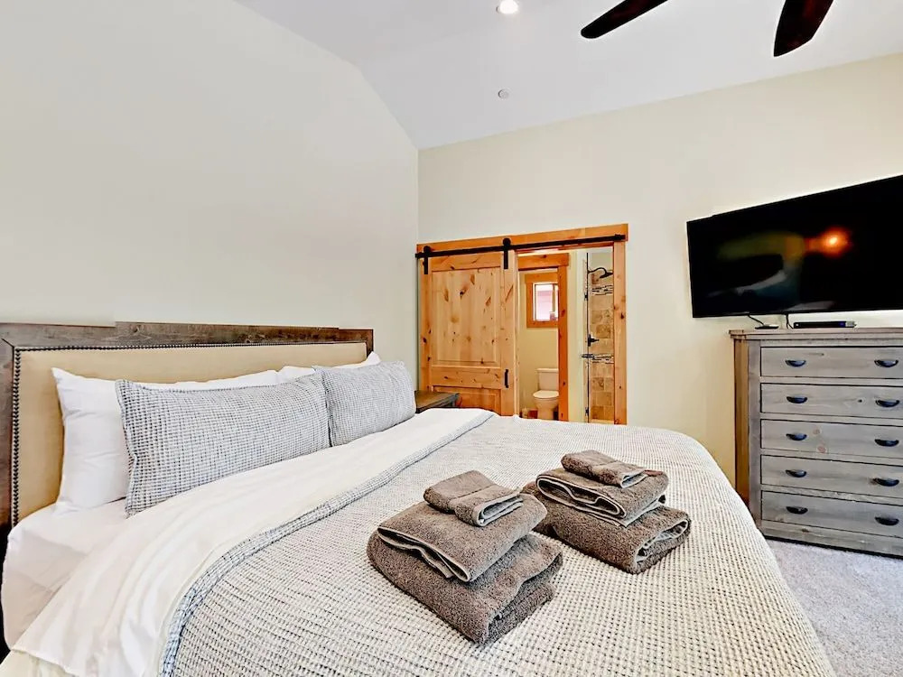 1573 Cree St Home